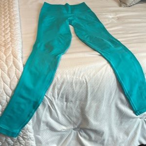 Lululemon leggings - like new. Ordered off eBay. Never worn by me.